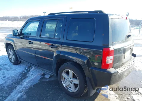 2010 Jeep Patriot Sport z USA, uszkodzony, nr VIN 1J4NT1GB5AD652790